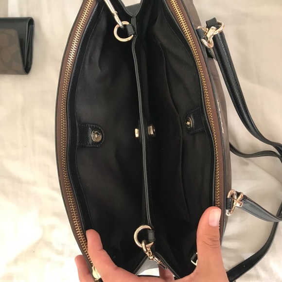 COACH PURSE & WALLET - Picture 2 of 7